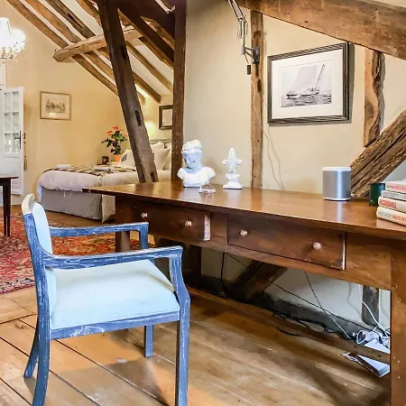 Maison Manechal Nyaraló