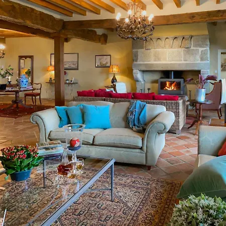Maison Manechal Nyaraló *