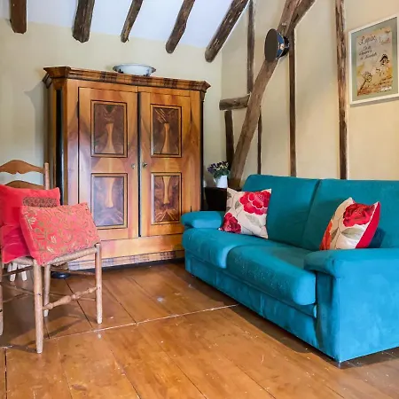 Maison Manechal Nyaraló