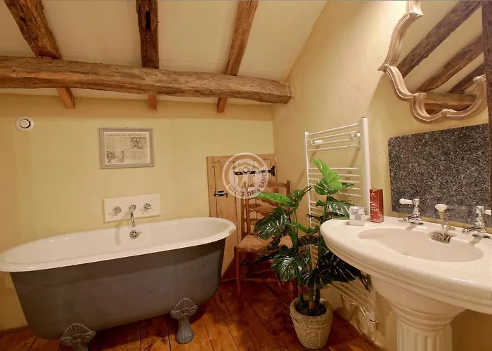 בית נופש Maison Manechal Monfaucon (Hautes-Pyrenees)