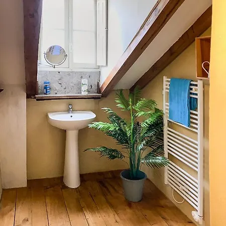 Maison Manechal * Monfaucon (Hautes-Pyrenees)